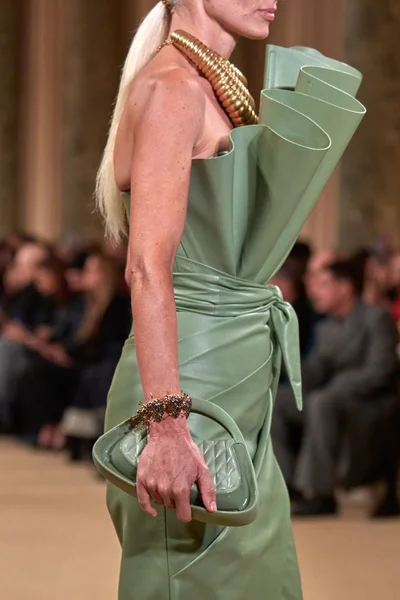 Look 35